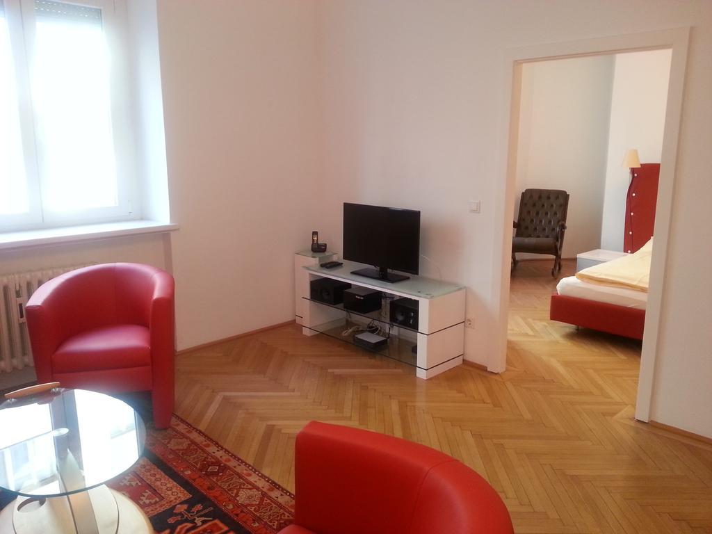 - Cav 4* Vienne
